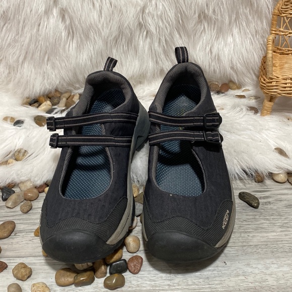 Keen Shoes Keen Malibu Women Black Mary Jane Hiking Shoe Size 65